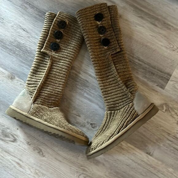 Ugg boots size 8 preloved EUC ❤️ - Picture 2 of 12
